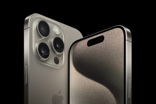 Đây là chiếc iPhone Pro Max VN/A "nguyên seal" giá rẻ: Khung Titan, camera zoom 5x vẫn đủ sức cạnh tranh flagship mới