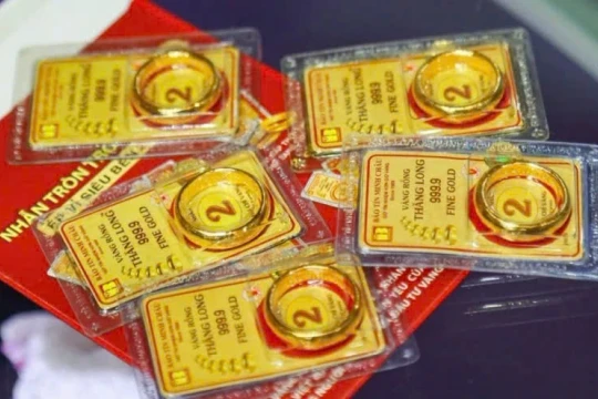 Giá vàng hôm nay 21/4/2026: Trong nước giảm, chênh lệch với thế giới gần 20 triệu đồng