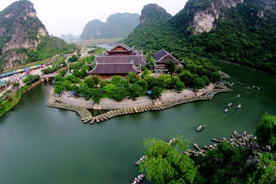 Tái cấu trúc Tràng An: Ninh Bình tìm lời giải giữa bảo tồn và khai thác du lịch