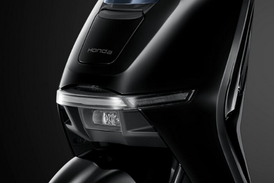 Honda công bố giá bán mẫu xe máy "không uống xăng": Tốc độ 80 km/h, sạc nhanh 4 giờ