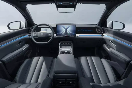 SUV hybrid "phá giá": Dưới 400 triệu, đi điện 300km, sẵn sàng "soán ngôi" xe xăng