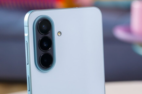 Samsung Galaxy A57 giảm giá mạnh: "Át chủ bài" tầm trung với hiệu năng vượt kỳ vọng, trang bị tiệm cận flagship