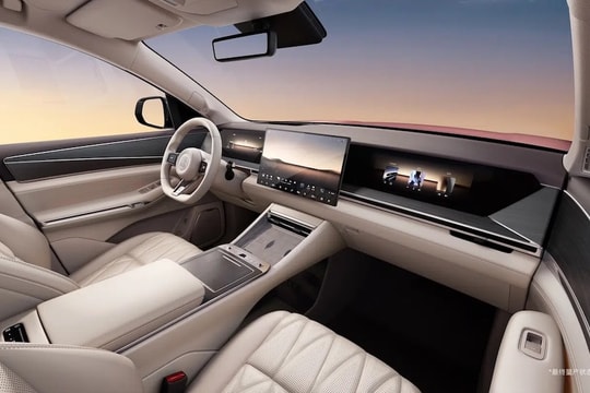 SUV điện "khủng long" gây địa chấn: Đi 950 km/lần sạc, sạc siêu nhanh 10C, nhận tới 60.000 đơn sau 48 giờ