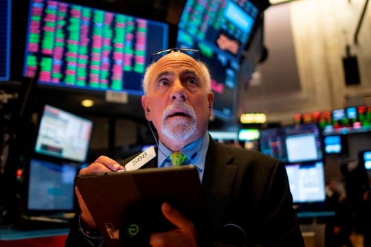 S&P 500 và Nasdaq cùng lập đỉnh mới, Phố Wall vẫn dõi theo những căng thẳng tại Iran