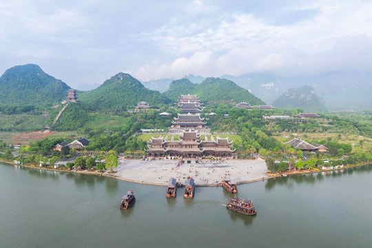 Ninh Bình khai thác mạnh "tài nguyên quý" trong năm 2026, hướng đến trung tâm du lịch - văn hóa của khu vực