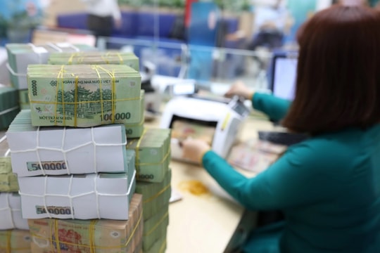Lãi suất tiết kiệm tháng 5/2026 đồng loạt giảm: Mặt bằng huy động hạ sâu sau động thái của NHNN