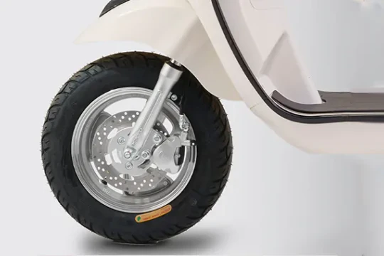Tôi thử mẫu xe điện "hợp gu" giới trẻ: Thiết kế bắt mắt, giá gần 20 triệu