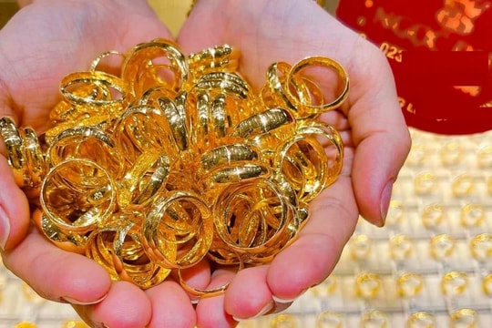 Giá vàng nhẫn hôm nay 7/5: Chưa kịp mua đáy, vàng đã tăng trở lại hàng triệu đồng/lượng