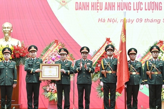 Đại tướng Phan Văn Giang dự Lễ đón nhận danh hiệu Anh hùng lực lượng vũ trang nhân dân của Cục 16 (Tổng cục II)