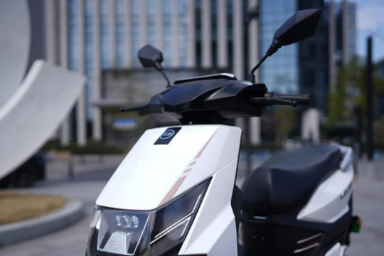 Xe điện giá chưa tới 18 triệu đồng: Thiết kế nhỏ xinh, đi tới 100 km/lần sạc