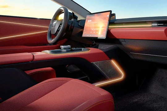 Toyota ra mắt mẫu xe điện giá từ 424 triệu đồng, đi xa tới 610km