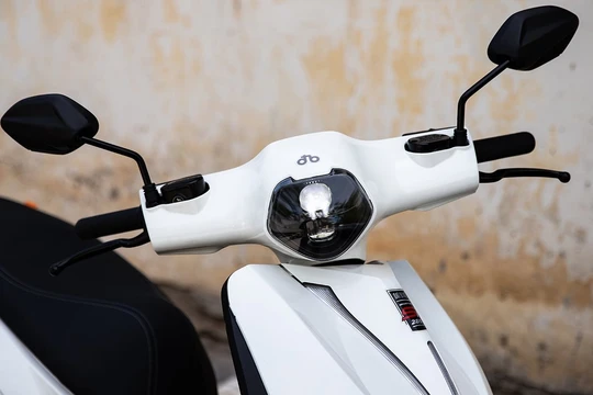 Đây là mẫu xe điện cốp 41 lít, đi xa 285 km, có Cruise Control như ô tô