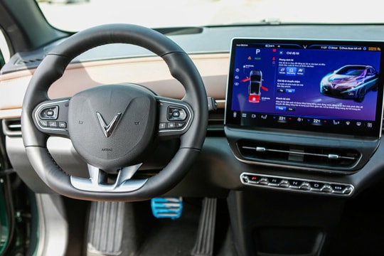 Chạy thử SUV điện “quốc dân” nhà VinFast: Rộng như xe hạng C và càng chạy càng “đã”