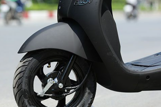 Mẫu xe ga không cần bằng lái, giá chỉ 24 triệu: Nhỏ gọn, tiết kiệm - lựa chọn dành cho học sinh