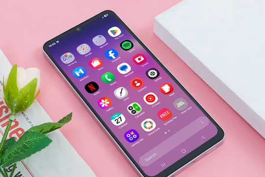 Smartphone Samsung màn hình 6,7 inch, camera 50MP và pin 5.000mAh giá hơn 2,5 triệu đồng