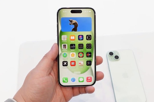 Không cần mua iPhone 17, mẫu iPhone này vẫn đủ mạnh và đẹp với giá chưa tới 17 triệu đồng
