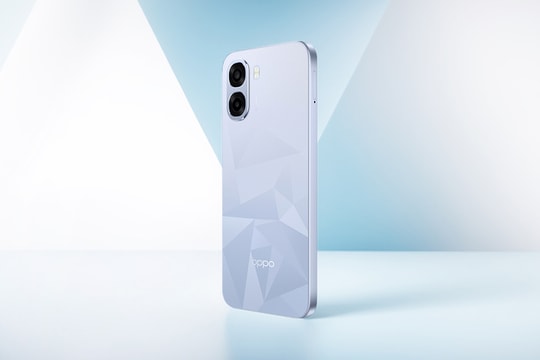 Đây là mẫu điện thoại với dung lượng pin lên tới 6.100mAh, giá hơn 5 triệu đồng