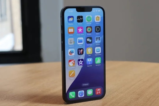 Tôi đã thử "vắt kiệt" hiệu năng iPhone 16e: Chip A18 gánh game nặng và AI mượt đến mức nào?