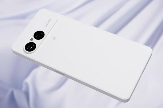 Trải nghiệm smartphone mỏng nhẹ chạy Android 15: Pin trâu kinh ngạc
