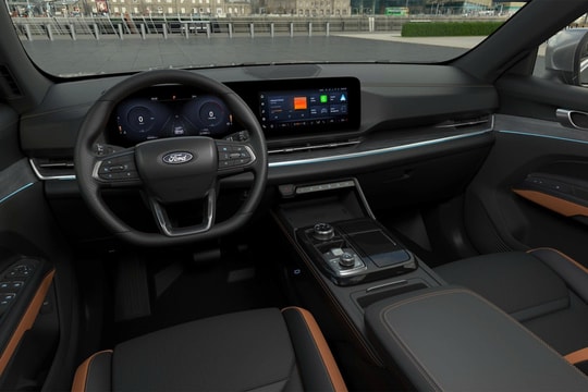 Cầm lái SUV hạng C nhà Ford: Không gian rộng như xe tiền tỷ, công nghệ ngày càng “xịn”