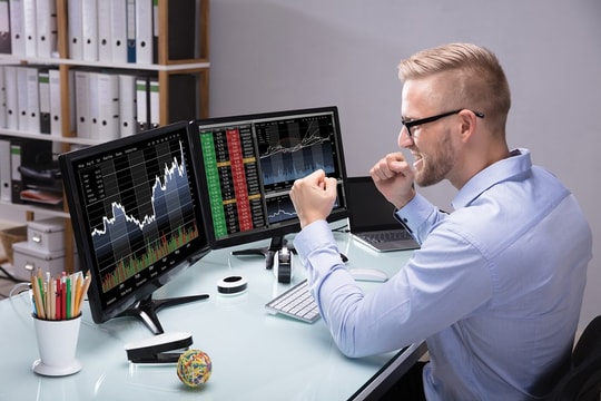 Khối ngoại vẫn bán ròng phiên cuối tuần, MSB là điểm sáng hiếm hoi ở chiều mua