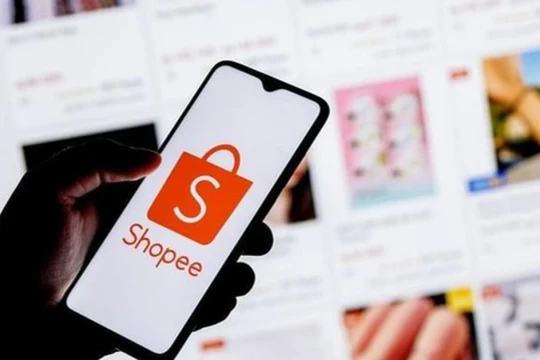 Shopee bất ngờ hoãn chính sách tăng phí mới