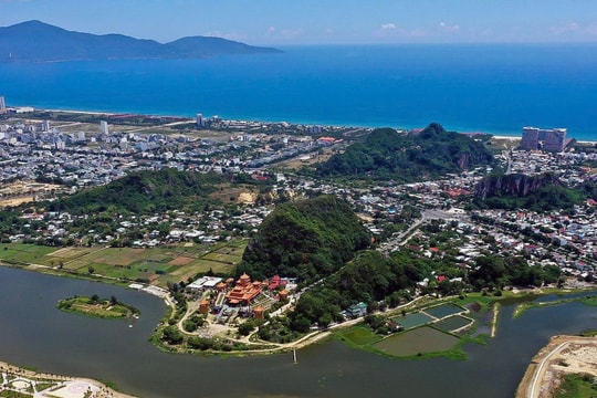 Phường nổi tiếng của Đà Nẵng, rộng 40km2 với hơn 100.000 dân tìm lực đẩy tăng trưởng mới từ du lịch và chuyển đổi số