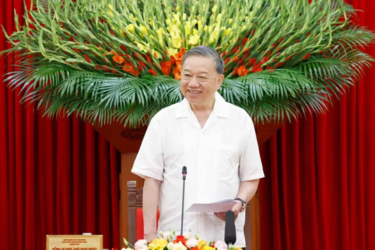 Đổi mới phương thức lãnh đạo của Đảng để làm cho đất nước phát triển bền vững