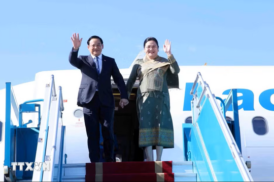 Thủ tướng Lào đến Hà Nội, bắt đầu thăm chính thức Việt Nam và dự Diễn đàn Tương lai ASEAN (AFF) 2026