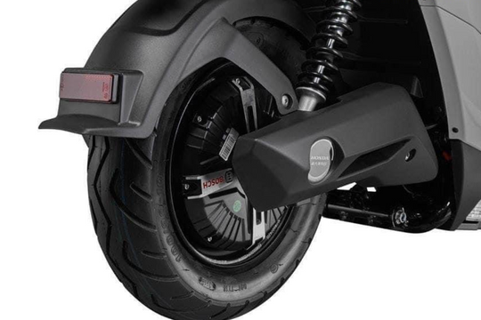 Xe điện Honda nhập khẩu giá chưa tới 18 triệu: Thiết kế giống Honda Lead, đi tới 80 km mỗi lần sạc