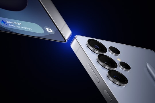 Smartphone Samsung cao cấp giá chỉ 26 triệu: Camera 200MP, chip Snapdragon 8 Elite và màn hình 2.600 nit