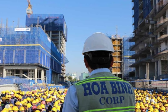 Xây dựng Hòa Bình và bài toán hoán đổi nợ bằng cổ phiếu
