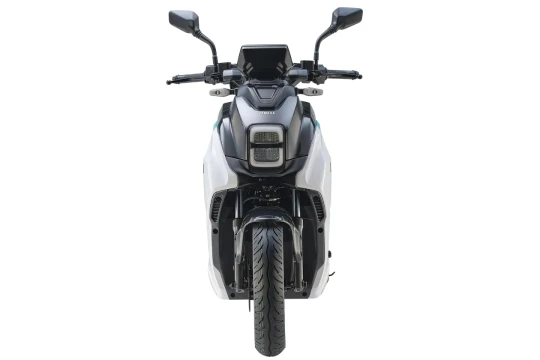 Yamaha ra mắt xe máy điện đi xa 169km: Trang bị số lùi, cốp "siêu lớn"