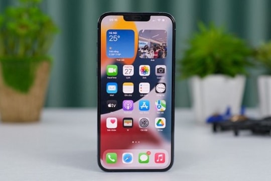 Đây là chiếc iPhone giá chưa tới 12 triệu đồng vẫn được "săn đón"