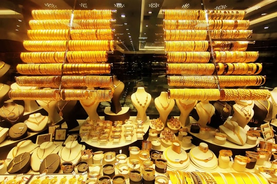 Dự báo giá vàng ngày mai 24/6: Đà giảm áp đảo, người ôm vàng đối mặt thử thách lớn
