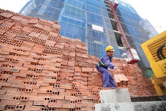 Giá vật liệu xây dựng leo thang, nhà thầu hạ tầng lo hụt biên lợi nhuận