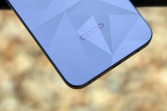 Chiếc điện thoại OPPO gần 50 triệu đồng có gì đáng để "xuống tiền"?