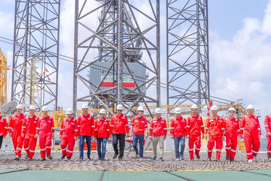Đội giàn khoan mở rộng, doanh thu 6 tháng của PV Drilling có thể tăng khoảng 85%