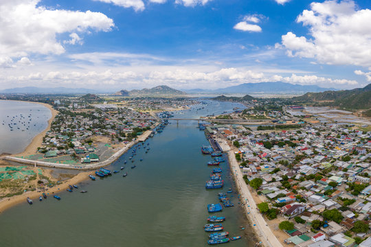 Nằm bên Đầm Nại, xã 100 km2 cùng hơn 31.000 dân của Khánh Hòa chuẩn bị sắp xếp địa bàn, tập trung phát triển kinh tế gắn với du lịch