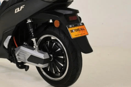 Xe máy được ví như "Honda SH phiên bản điện": Động cơ 3.000W, chạy tới 150 km