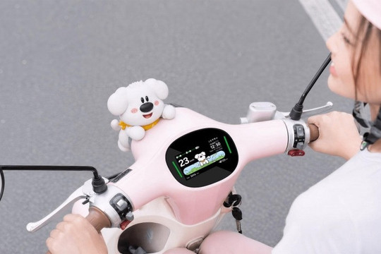 Bất ngờ mẫu xe máy điện giá rẻ đi được gần 90km/lần sạc, định vị GPS từ xa cực thông minh