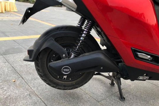 Trải nghiệm xe máy điện "tựa Honda Lead" khiến tôi bất ngờ vì chạy êm và đi xa tới 100km